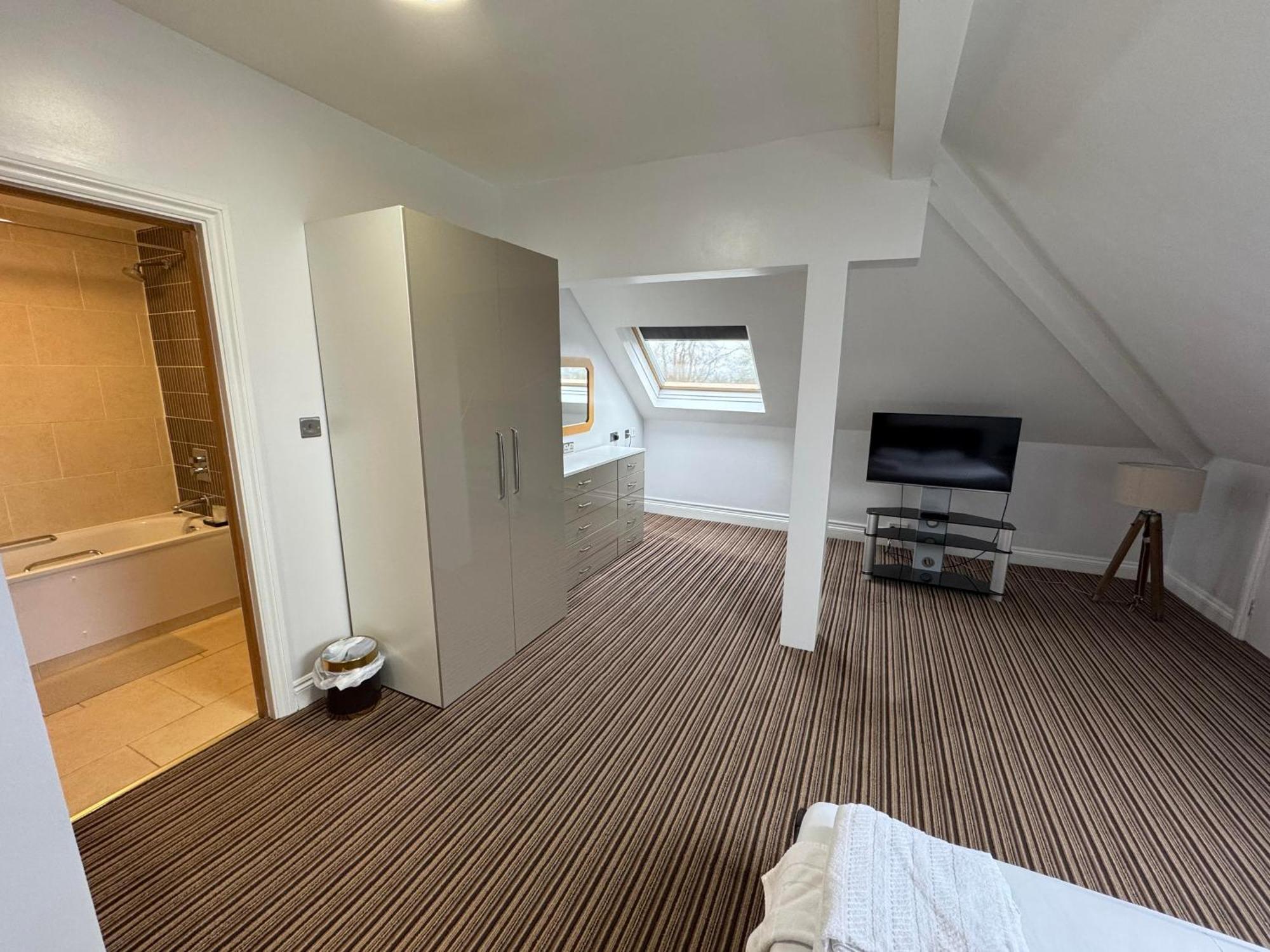 Parkside International Hotel Ρίντινγκ Εξωτερικό φωτογραφία