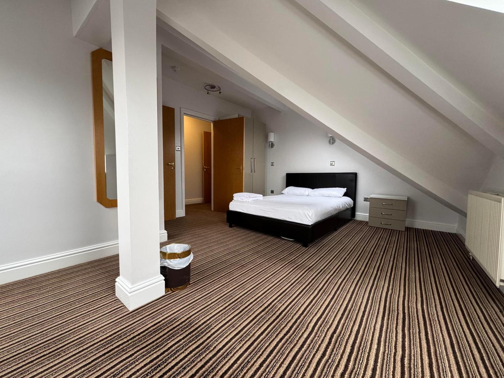 Parkside International Hotel Ρίντινγκ Εξωτερικό φωτογραφία